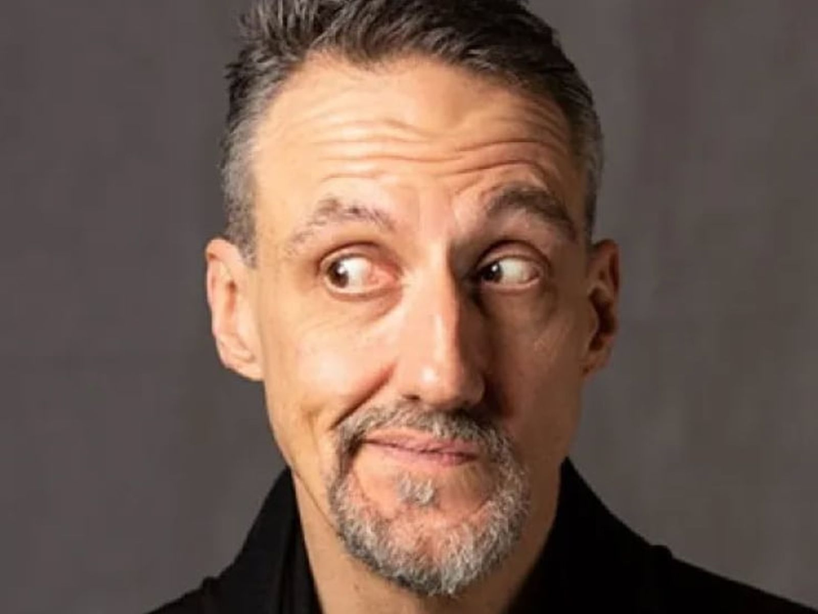 You are currently viewing Steve Hughes